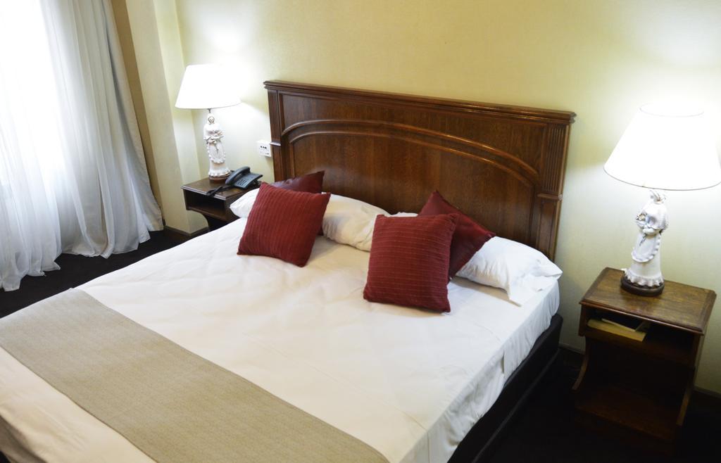 בואנוס איירס Hotel Posta Carretas מראה חיצוני תמונה